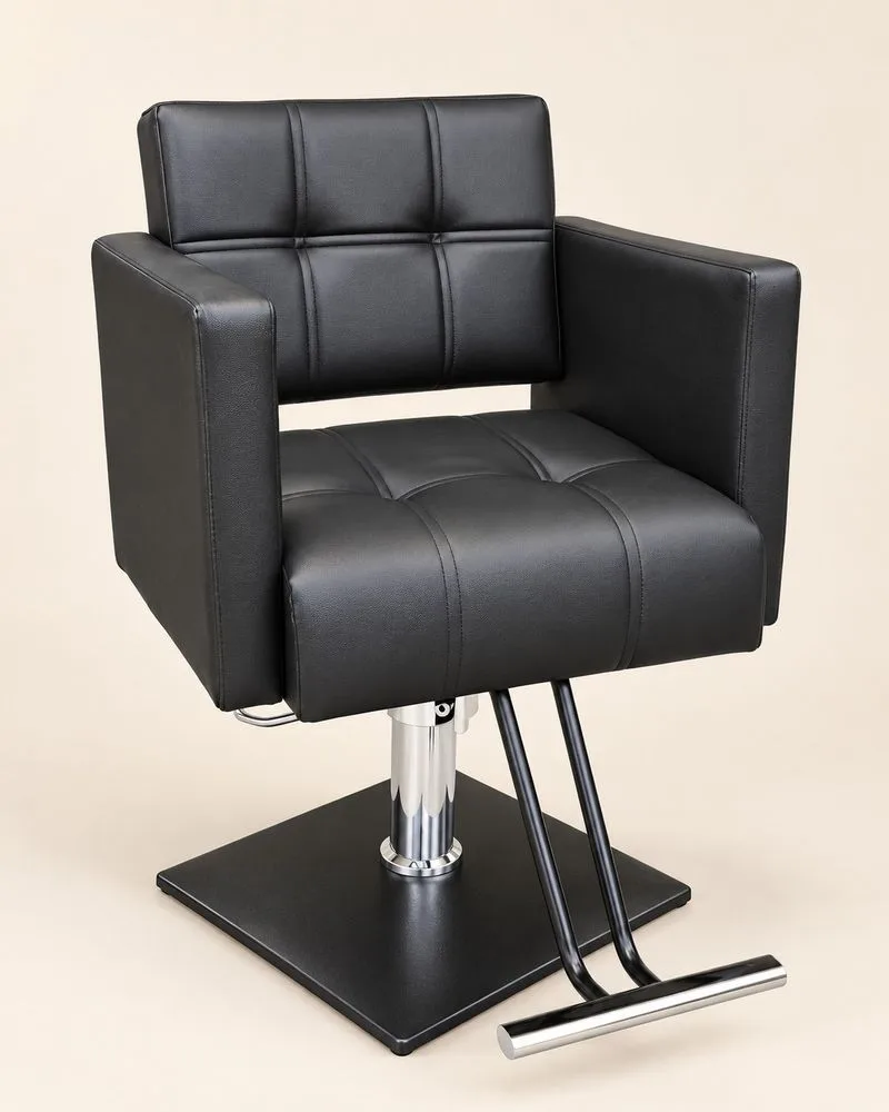 Sillón de corte negro con capitoné en cuadros